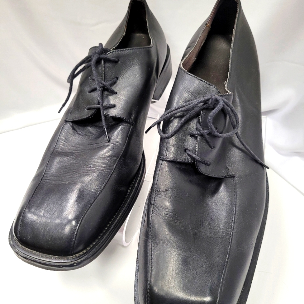 Vero Cuoio Black Leather Oxfords Timeless Elegance